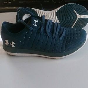 Women's Under Armour Tennis Shoes